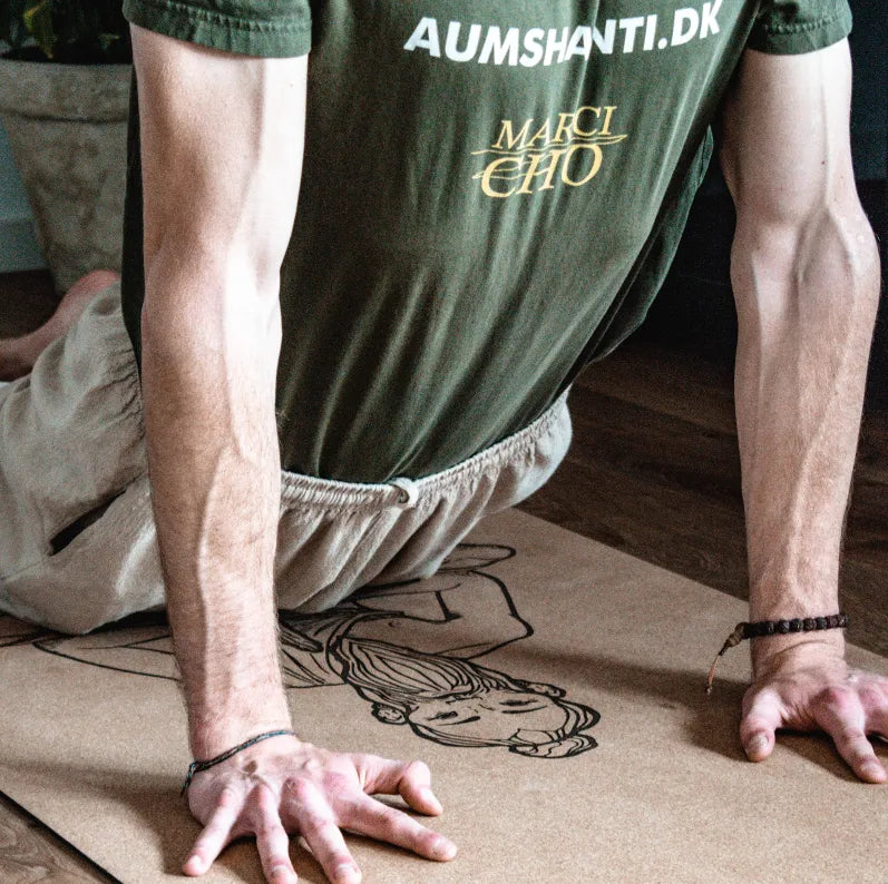 Asana på kork yogamåtte